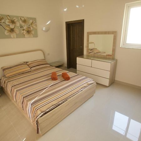 Dolphin Court Apartment Marsalforn Cameră foto