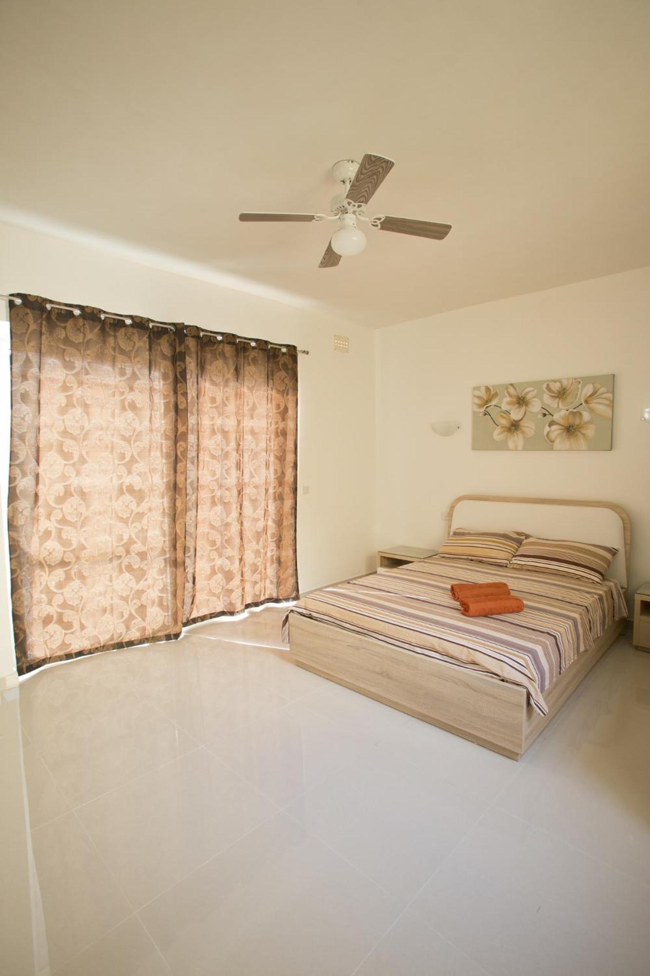 Dolphin Court Apartment Marsalforn Cameră foto