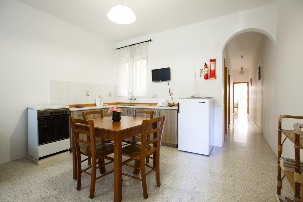 Dolphin Court Apartment Marsalforn Exterior foto