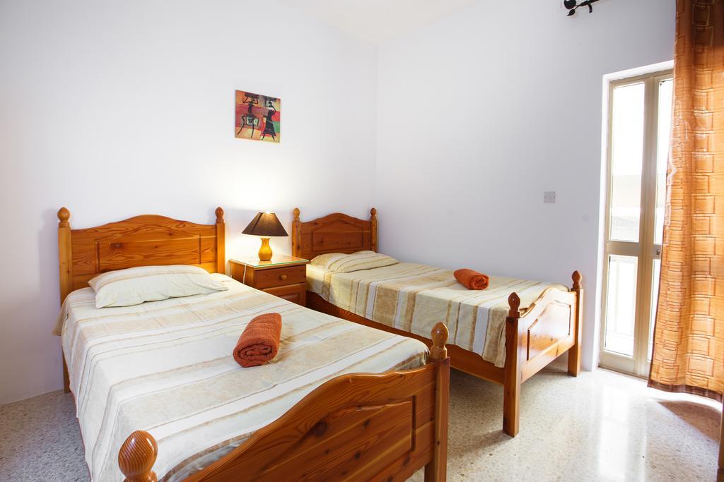 Dolphin Court Apartment Marsalforn Exterior foto