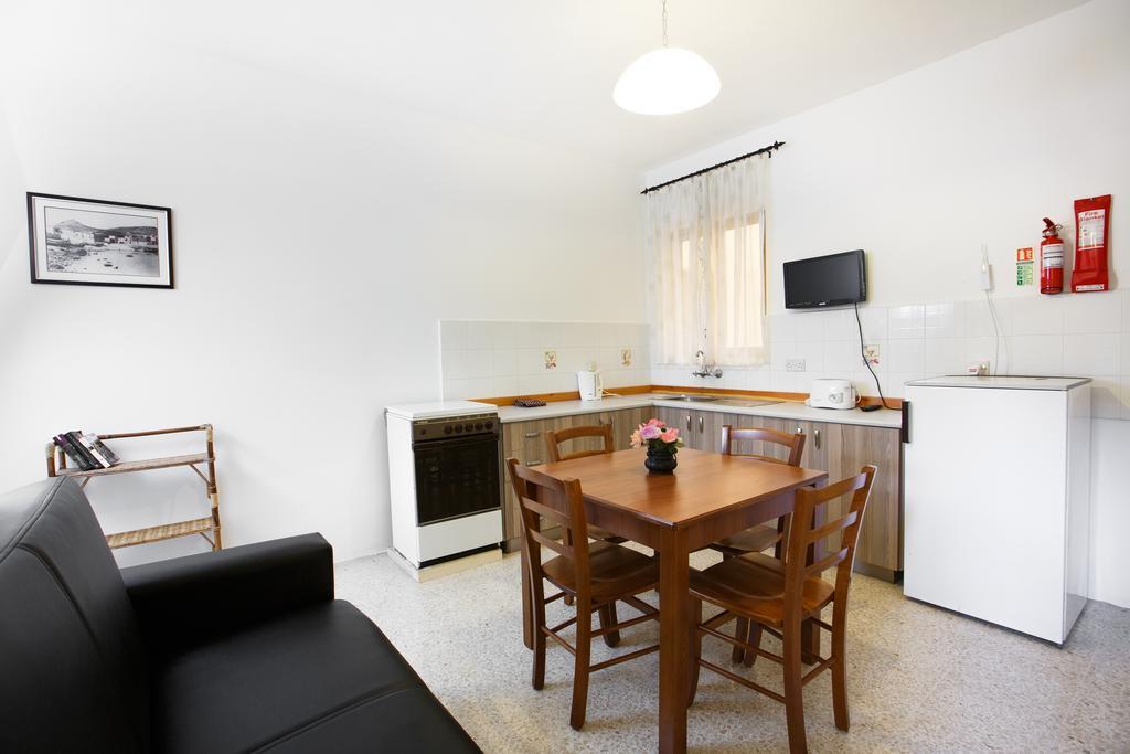 Dolphin Court Apartment Marsalforn Exterior foto