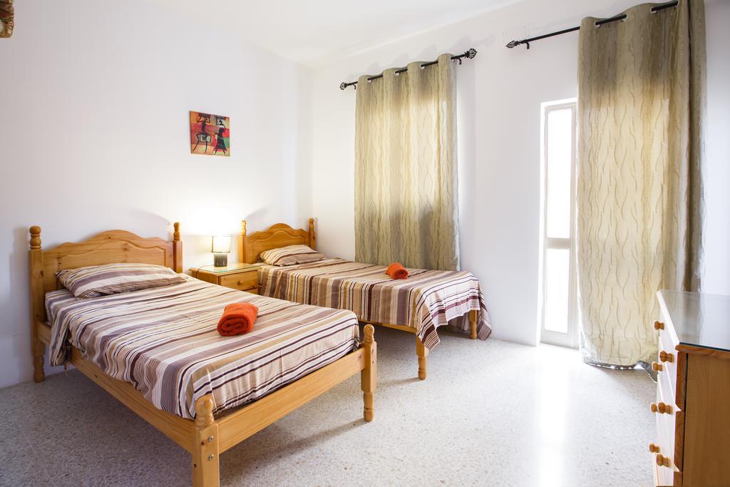 Dolphin Court Apartment Marsalforn Exterior foto