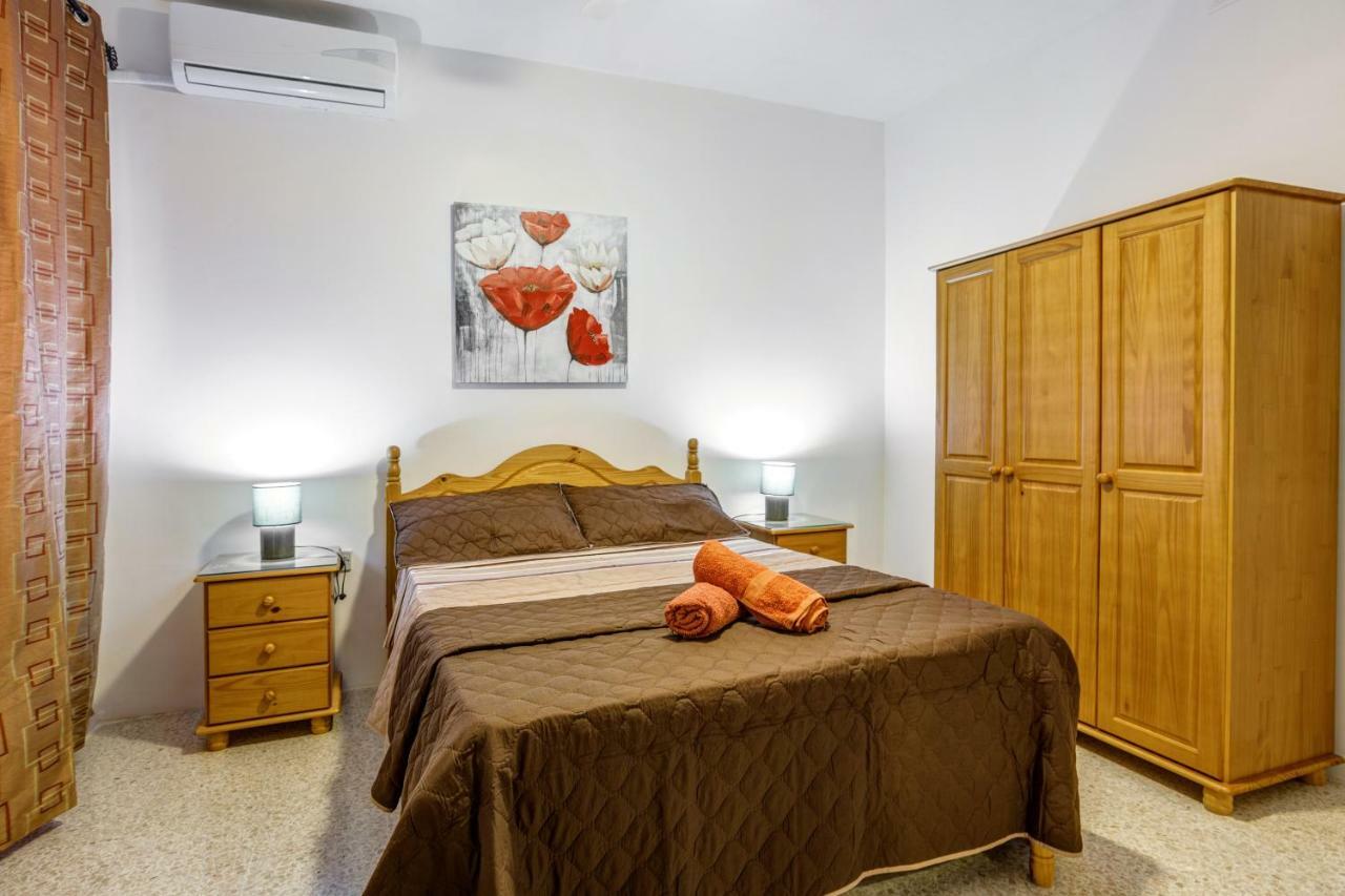 Dolphin Court Apartment Marsalforn Exterior foto